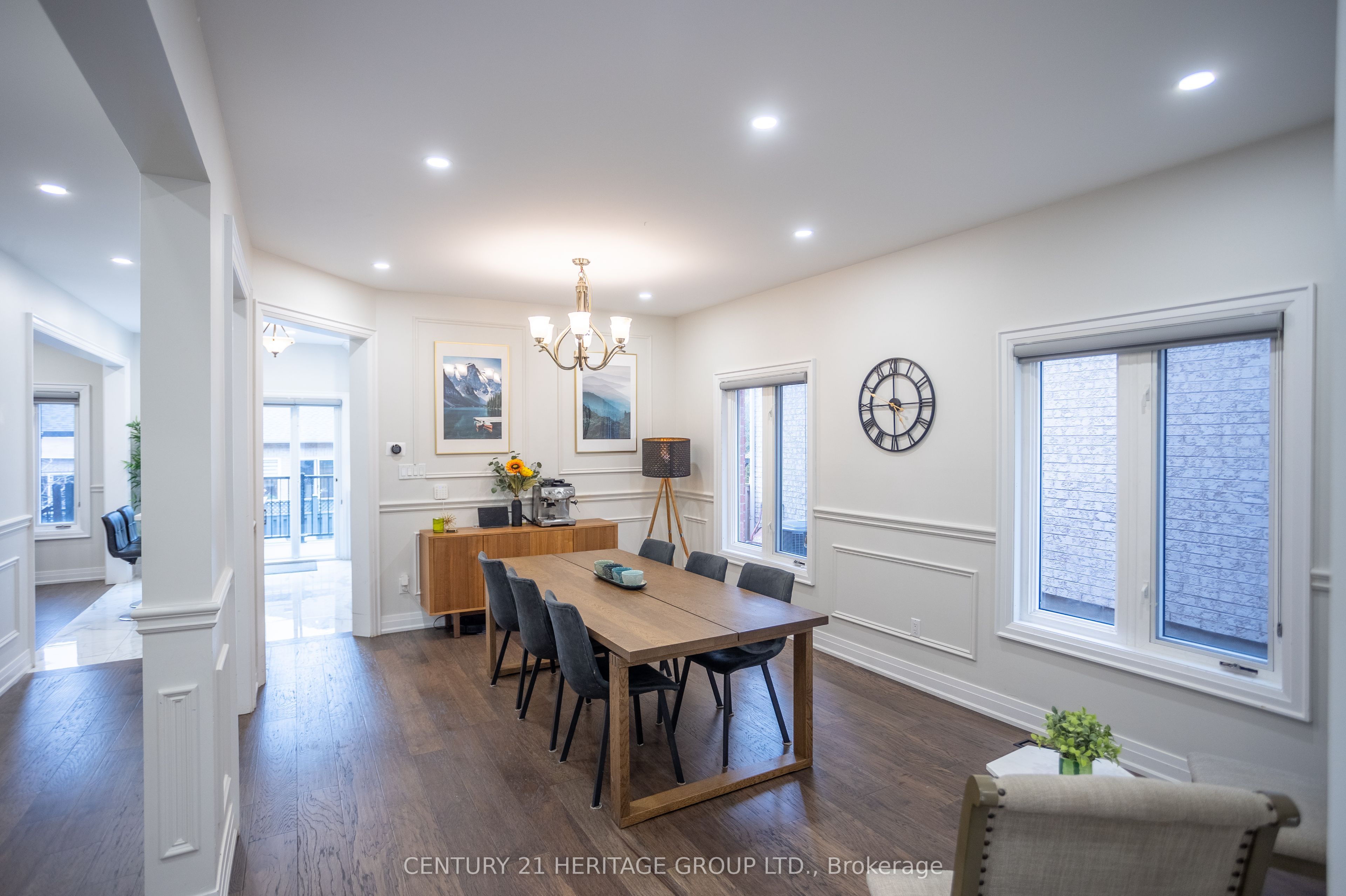 2434 Blue Holly Crescent