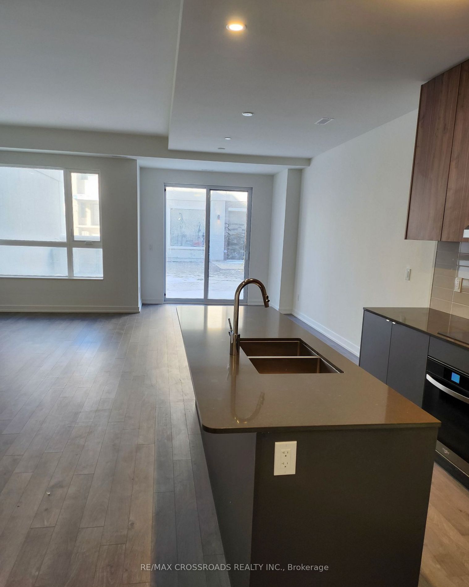 10 Walder Lane G105