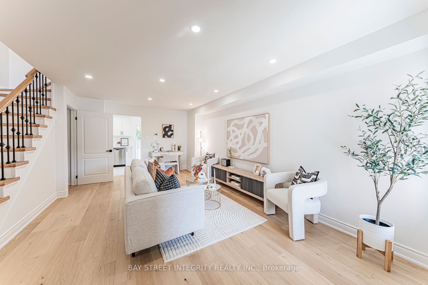 6847 Dillingwood Drive
