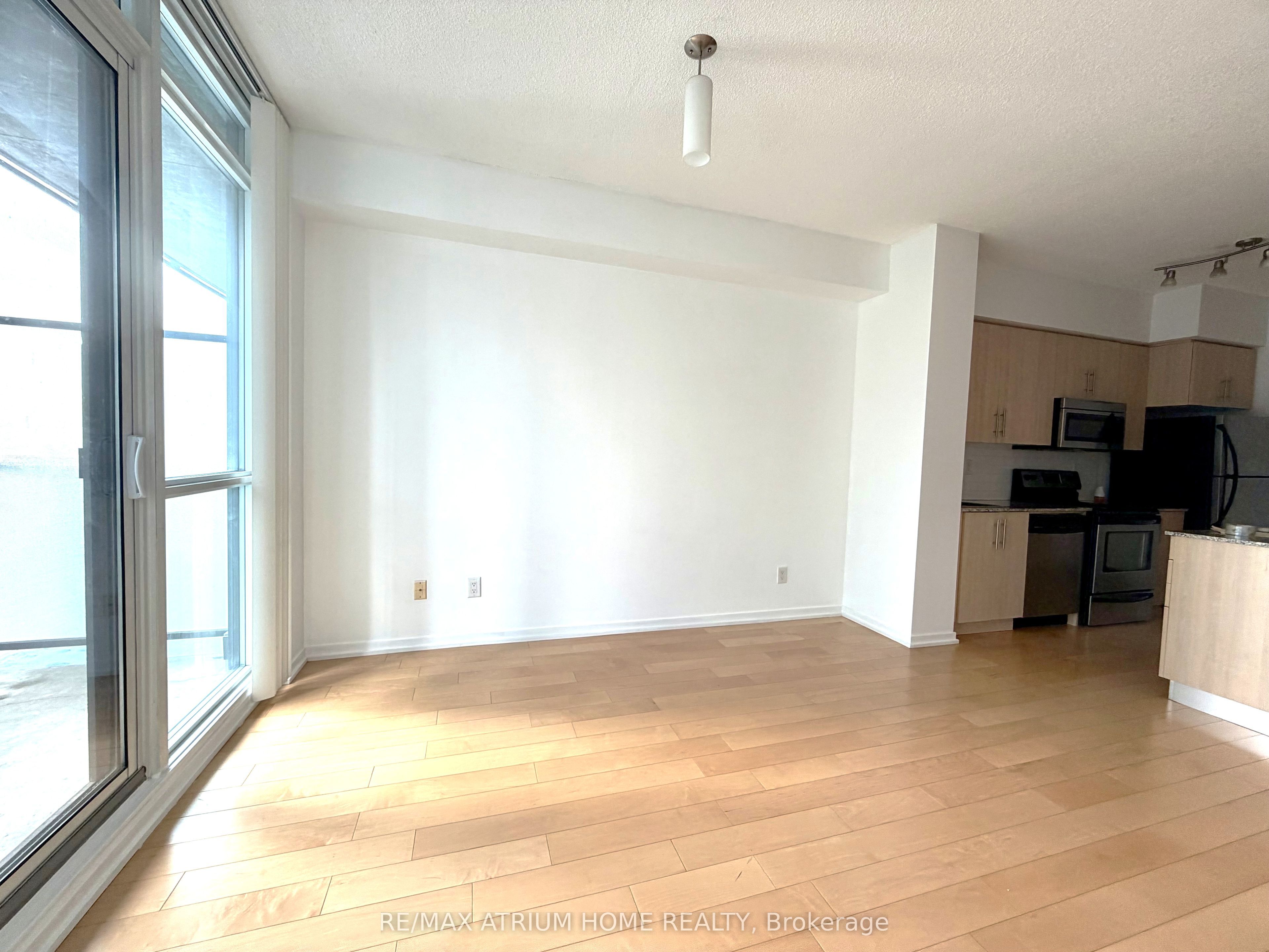 55 Bremner Boulevard 2608