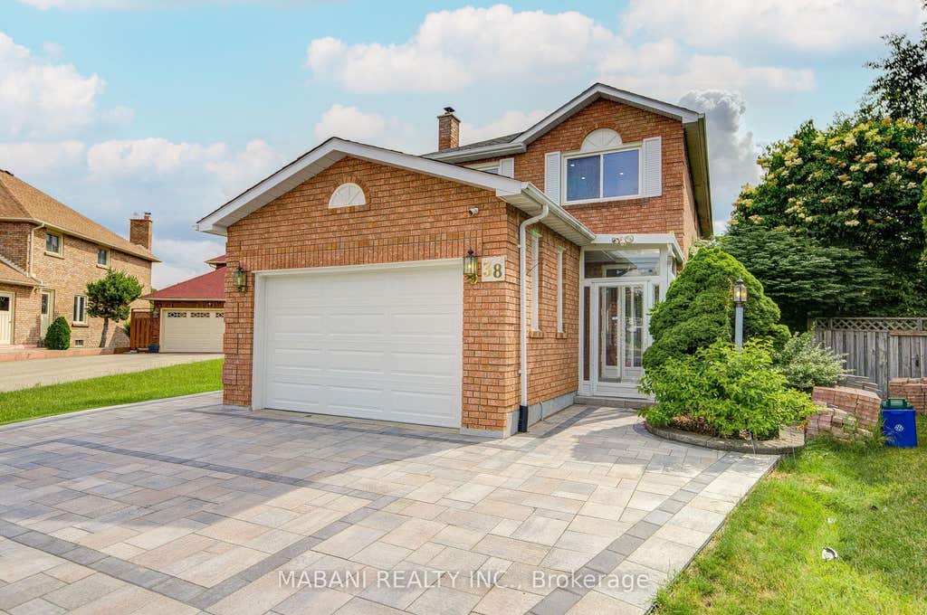 Photo of 38 Marchwood Crescent, Richmond Hill, ON L4C 8M5 (MLS # N13656106)