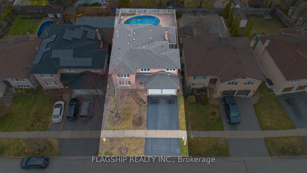 Photo of 98 Devondale Street, Clarington, ON L1E 2A1 (MLS # E12430085)