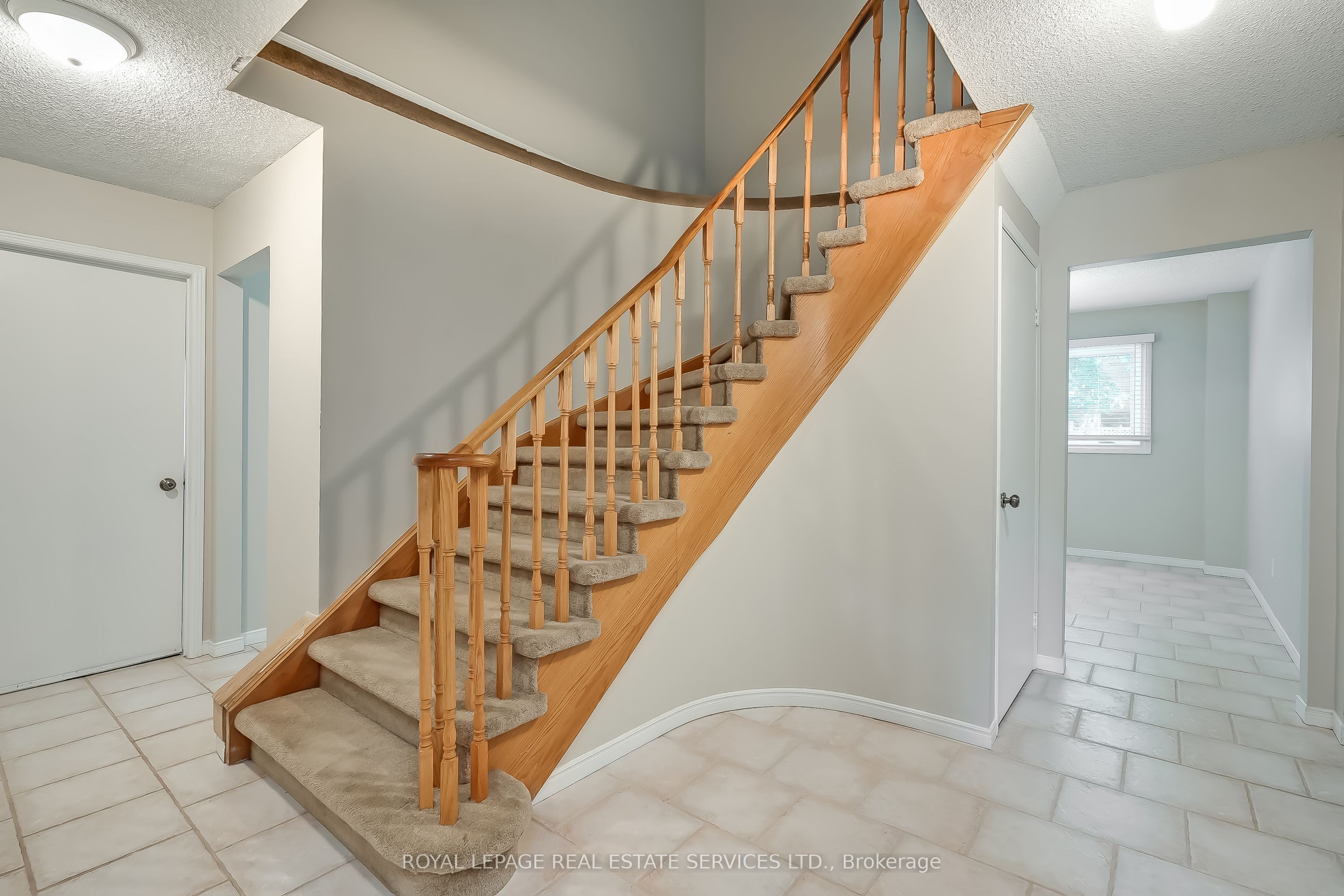 265 Mississaga Street