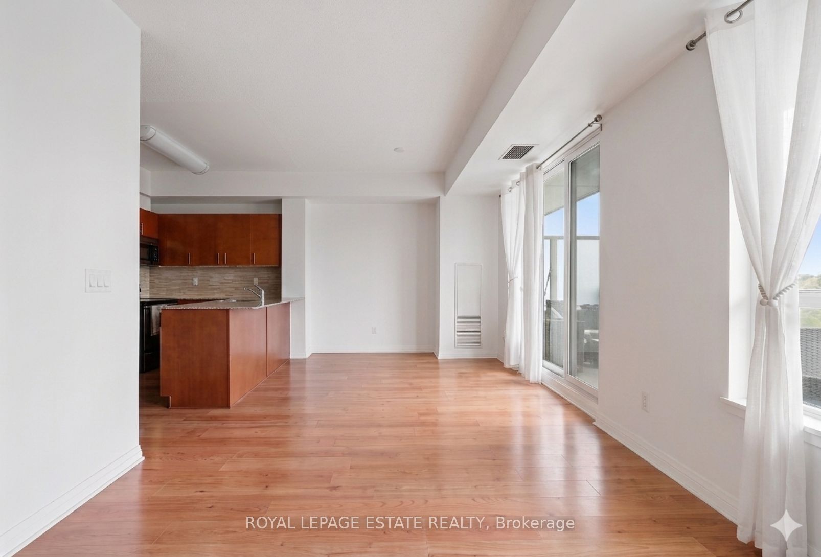 1 Cole Street 504