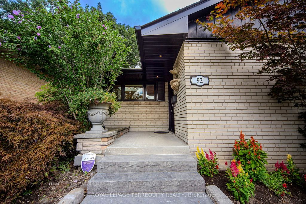 Photo of 92 Saskatoon Drive, Toronto, ON M9P 2G4 (MLS # W12376683)