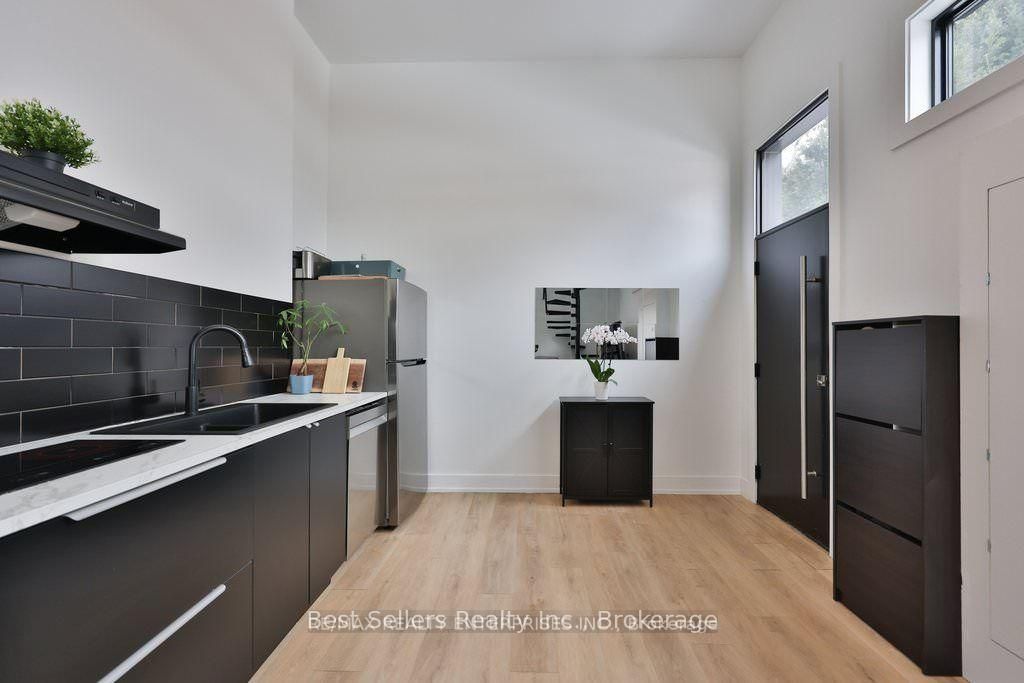 172 Royal York Road 2