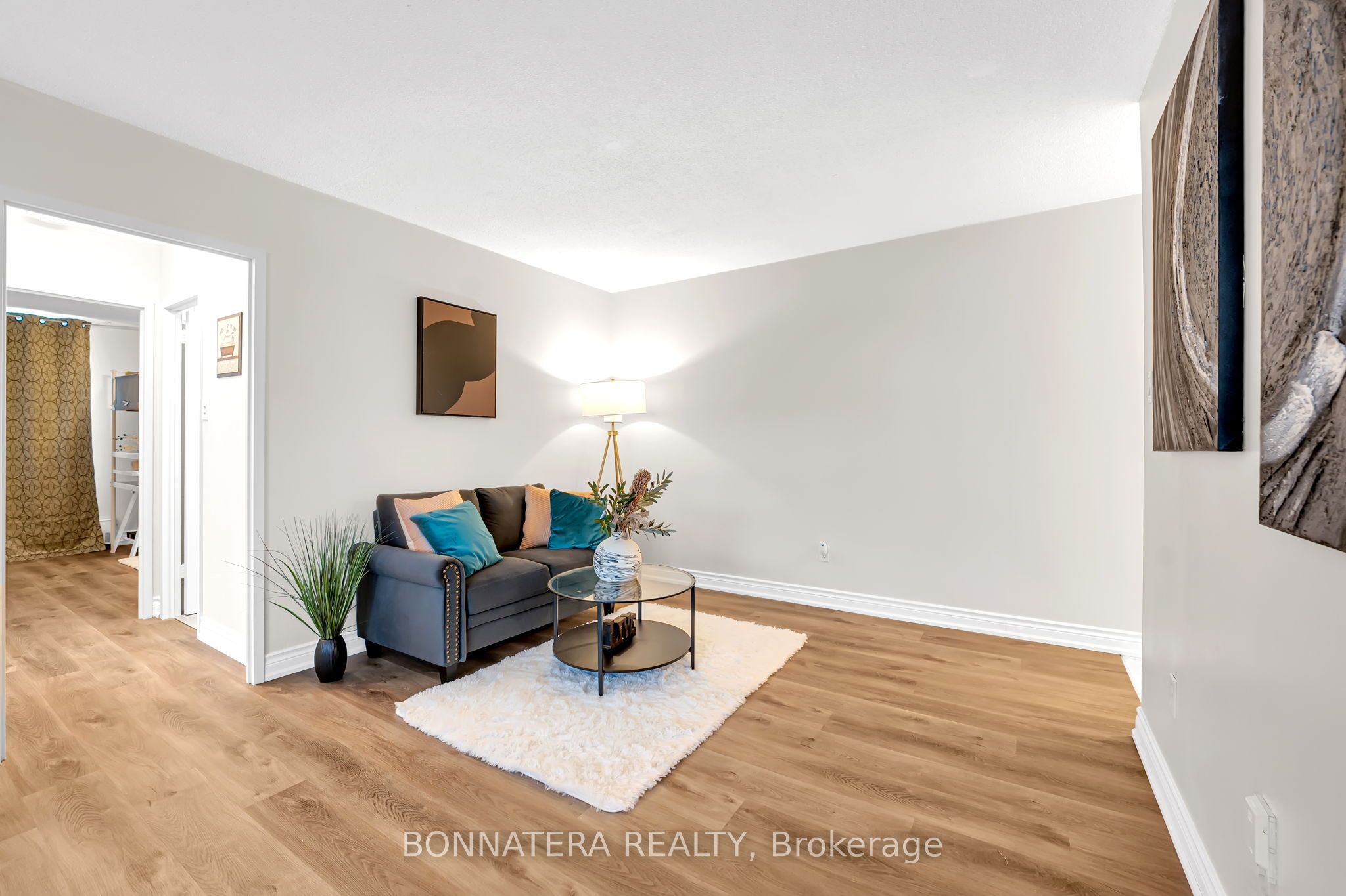 3065 Queen Frederica Drive 905