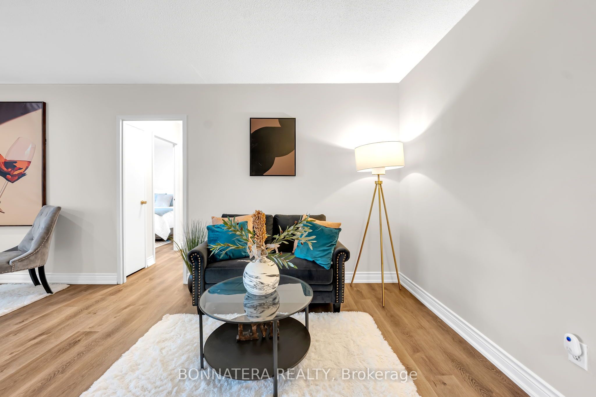 3065 Queen Frederica Drive 905