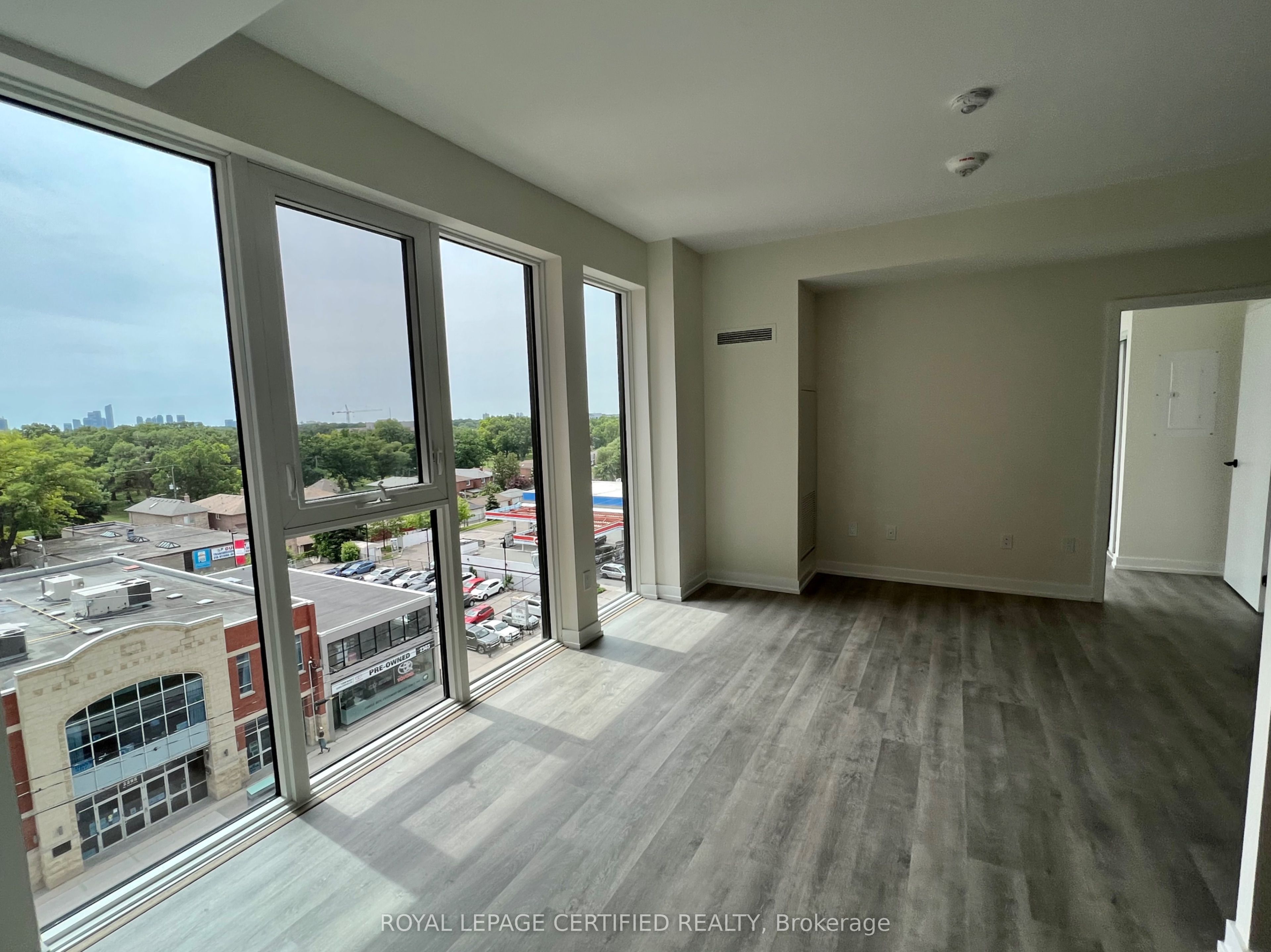 2300 St. Clair Avenue W 703
