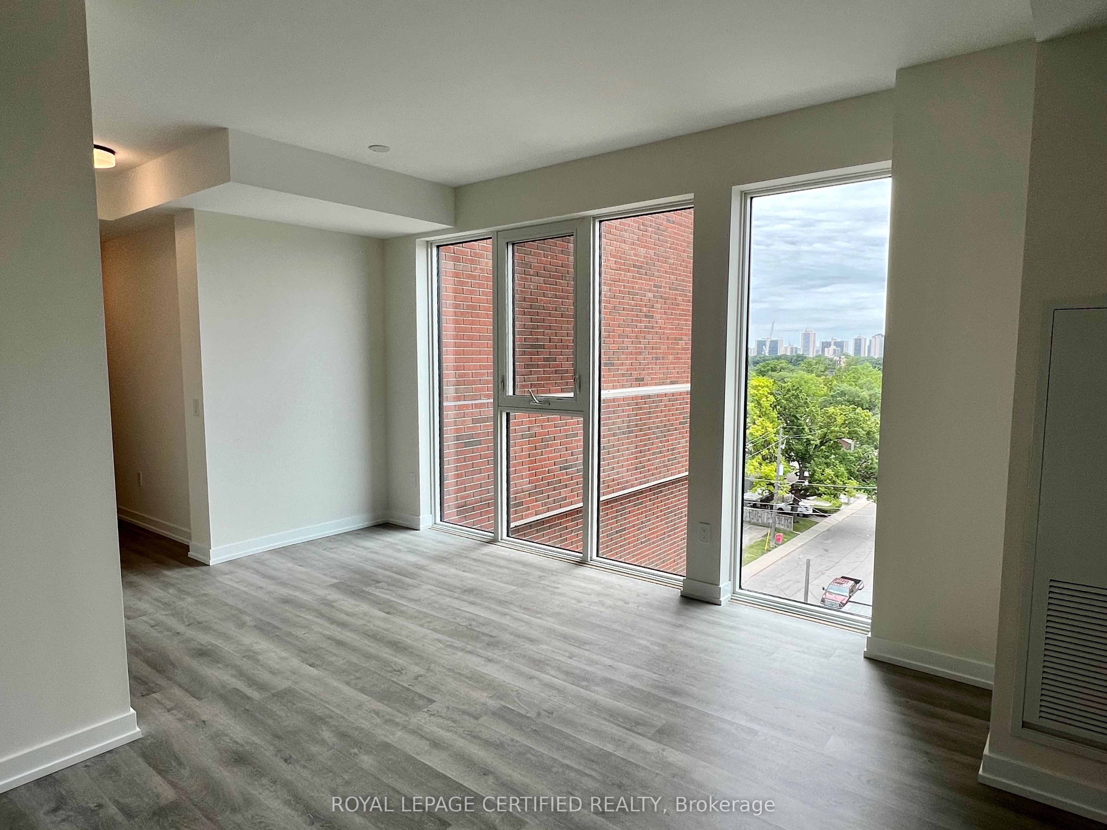 2300 St. Clair Avenue W 703