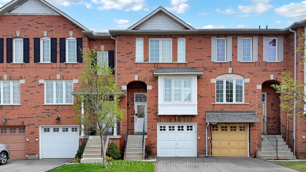 Photo of 2 Clay Brick Court #19, Brampton, ON L6V 4M7 (MLS # W12857696)