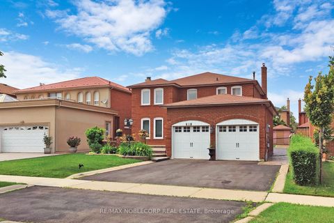 131 Dunstan Crescent Lower Vaughan ON L4L 3W5