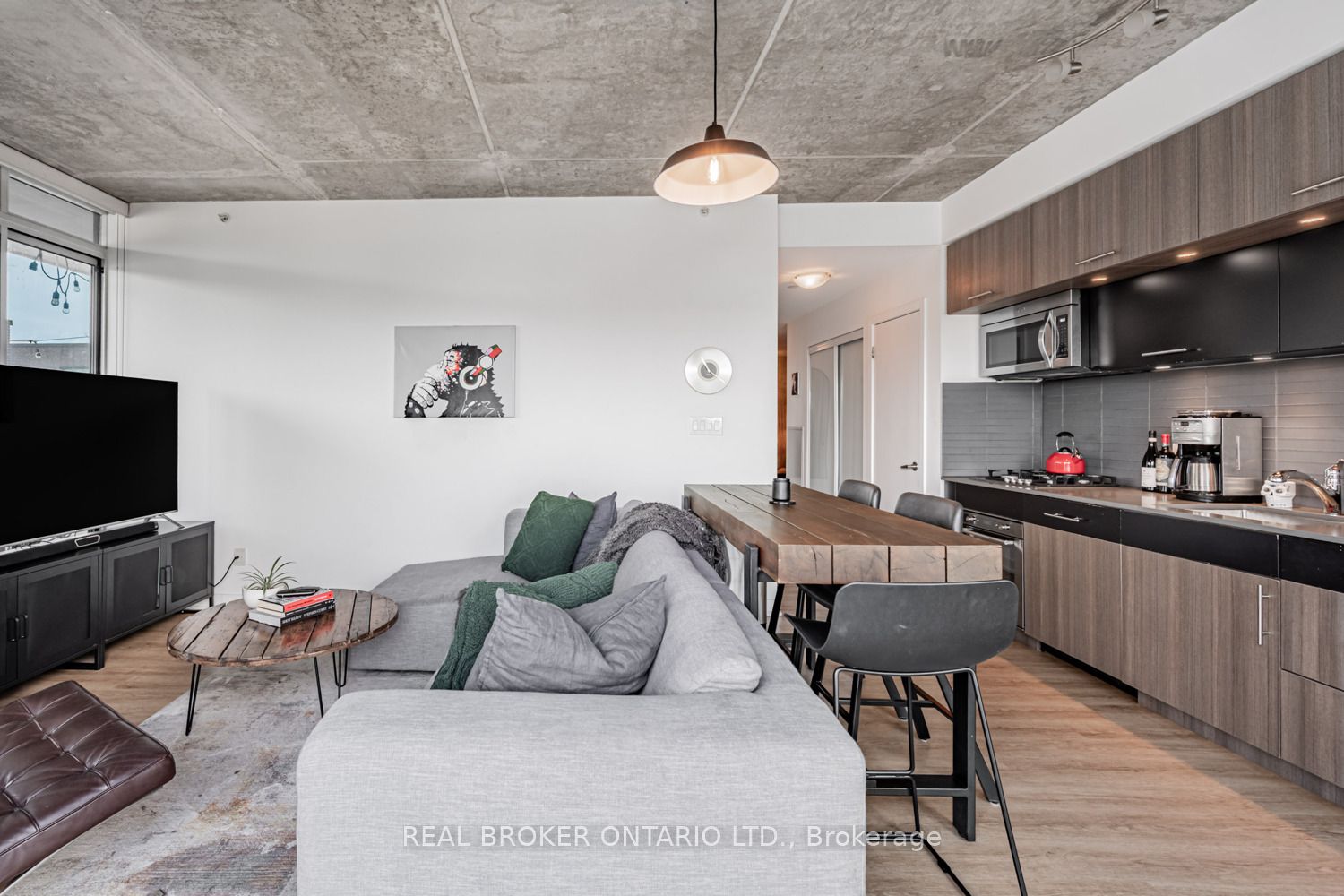 205 Manning Avenue 213