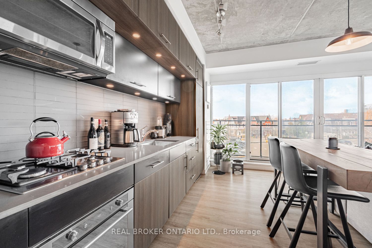 205 Manning Avenue 213