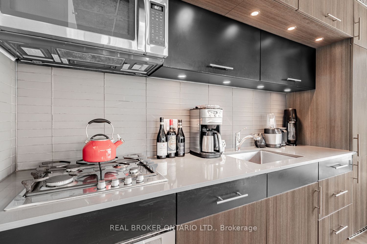 205 Manning Avenue 213