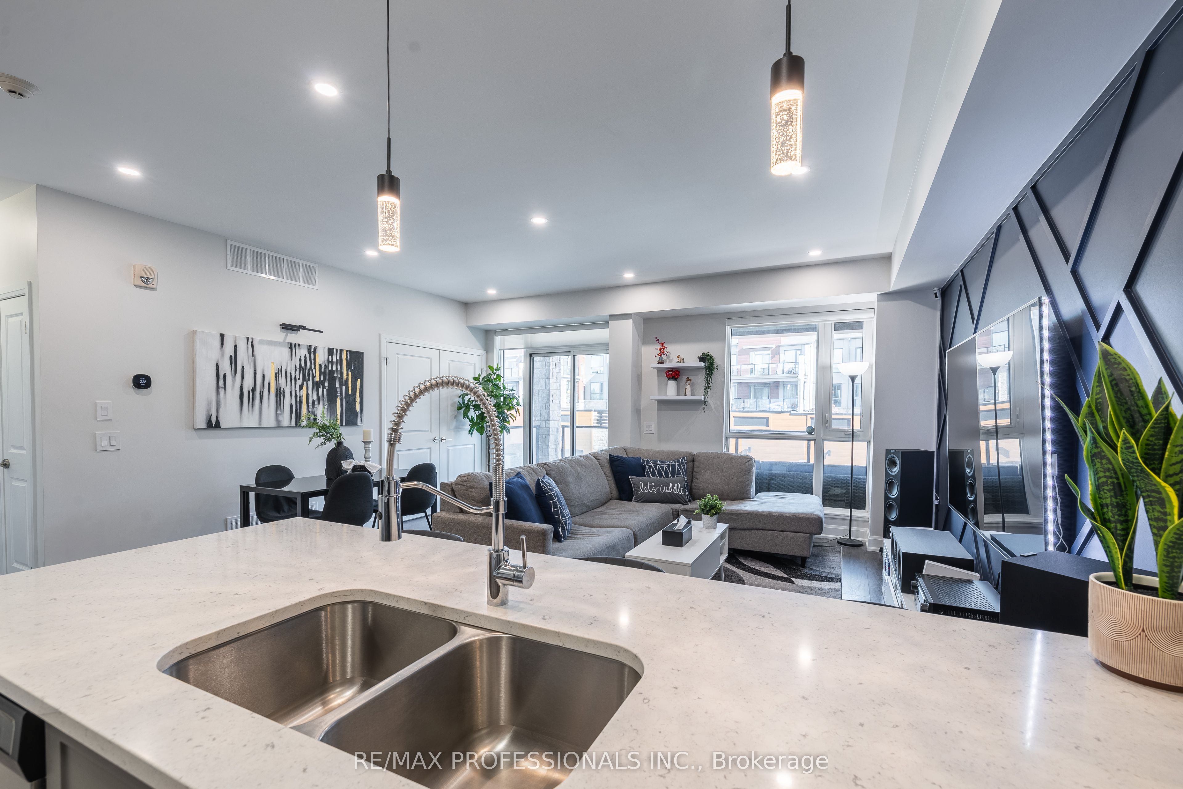 2393 Bronte Road 208