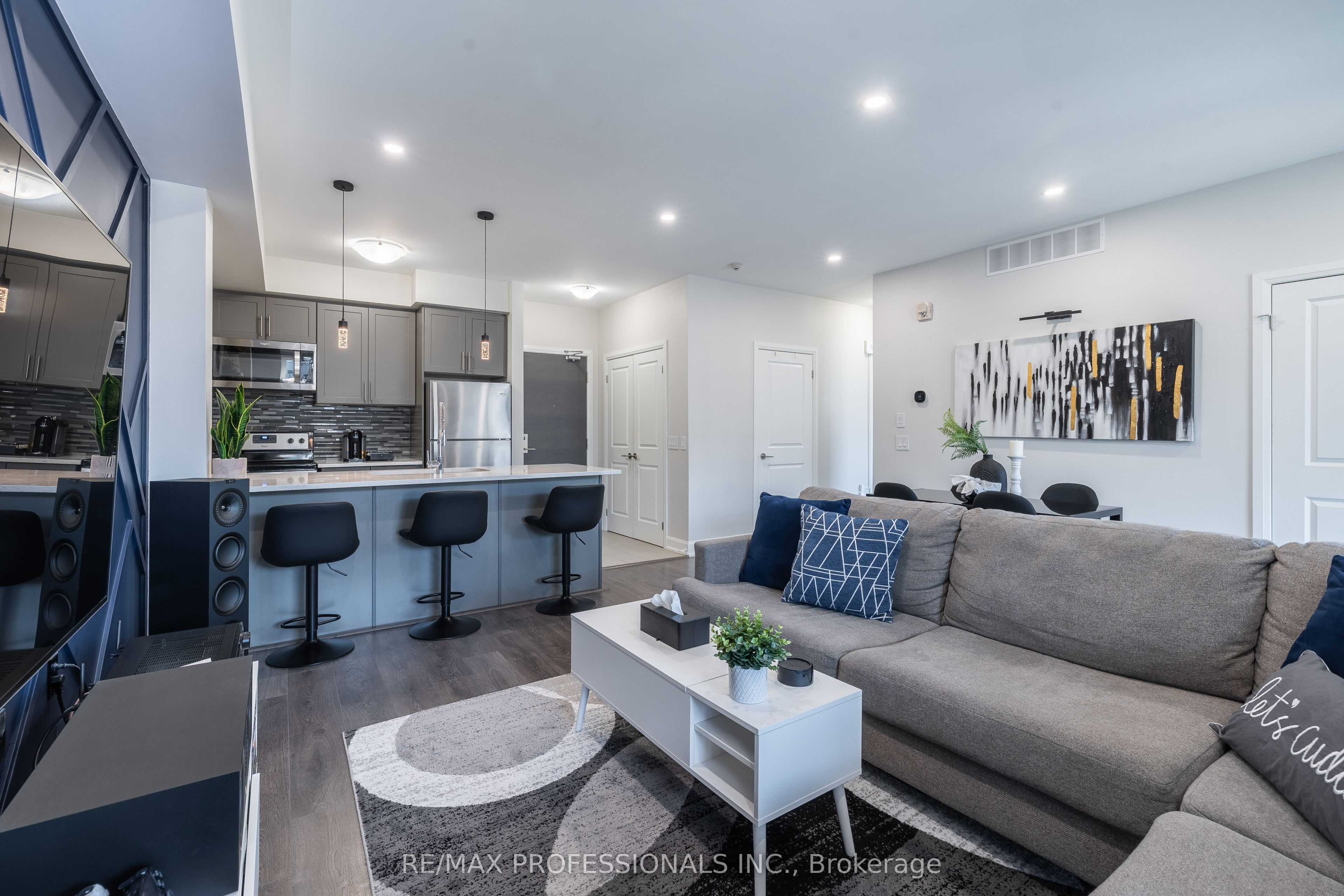 2393 Bronte Road 208