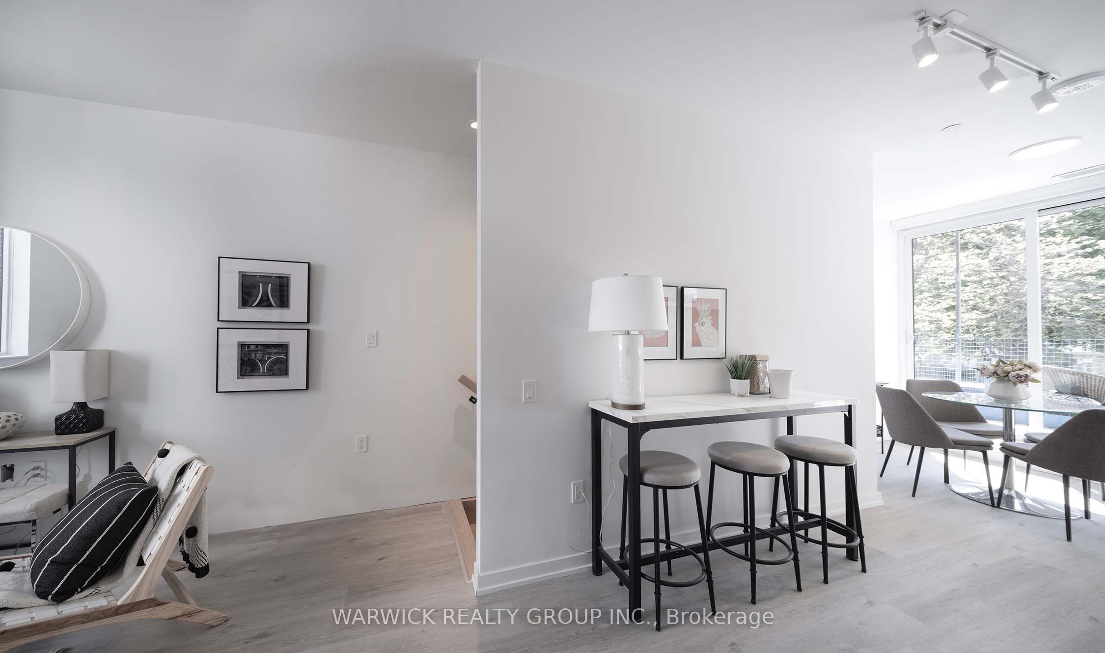 4365 Bloor Street W 229