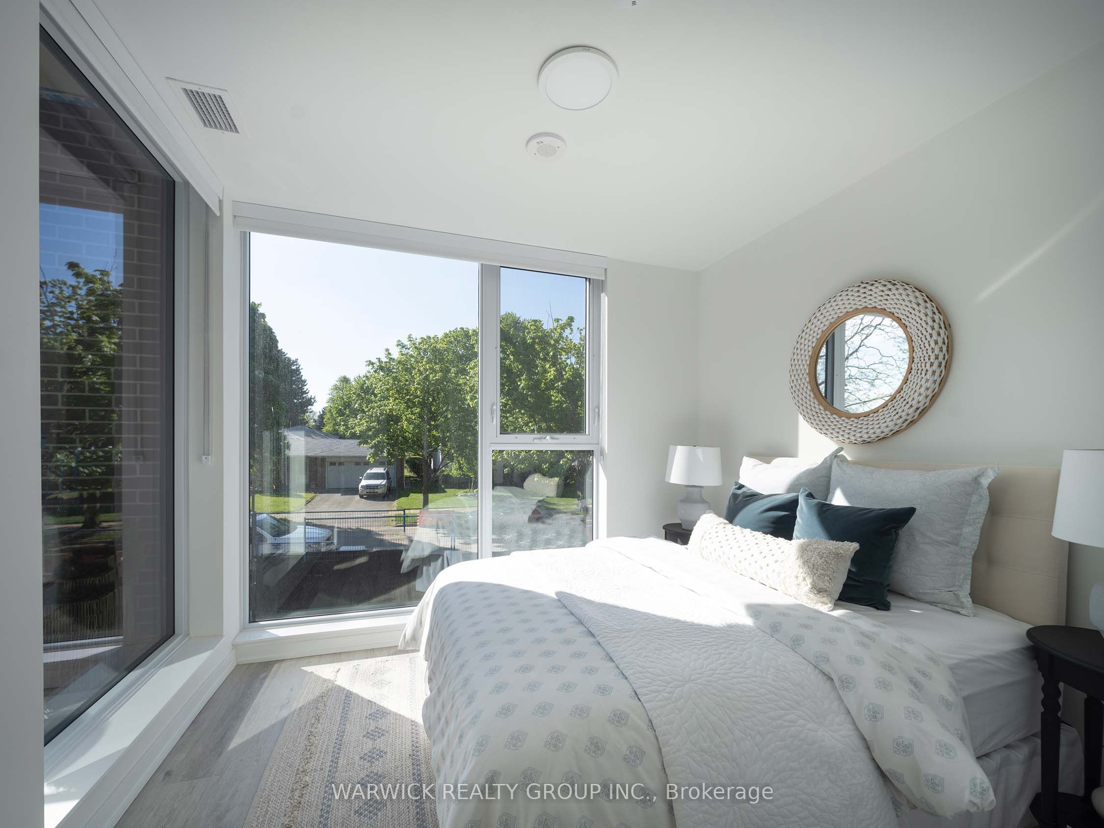 4365 Bloor Street W 229