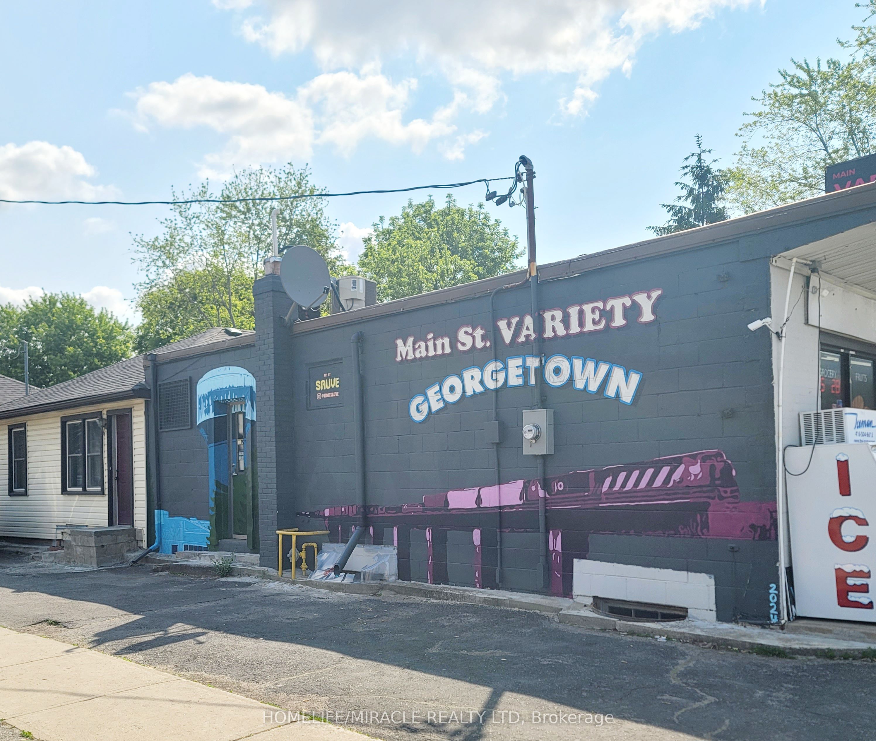 45 Main Street N