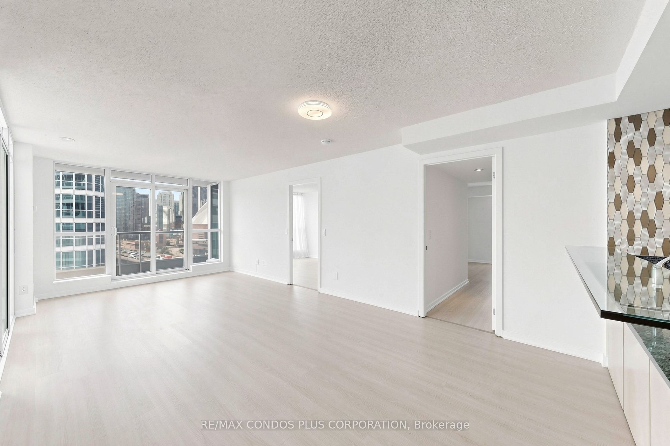 208 Queens Quay W 1412