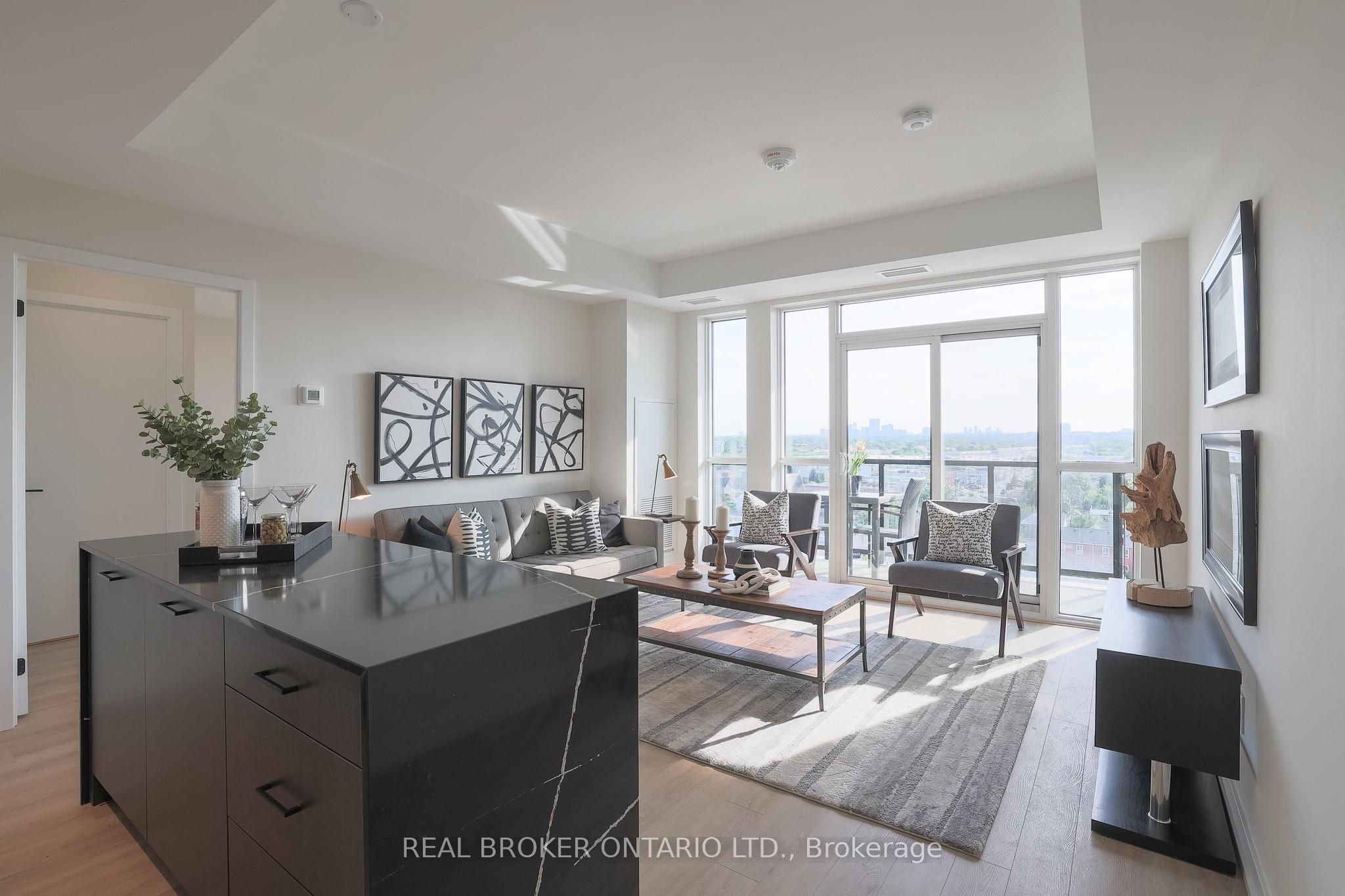 2300 St Clair Avenue W 915