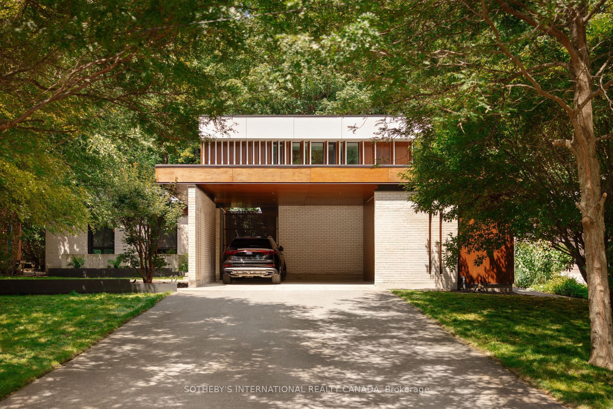 12 York Valley Crescent