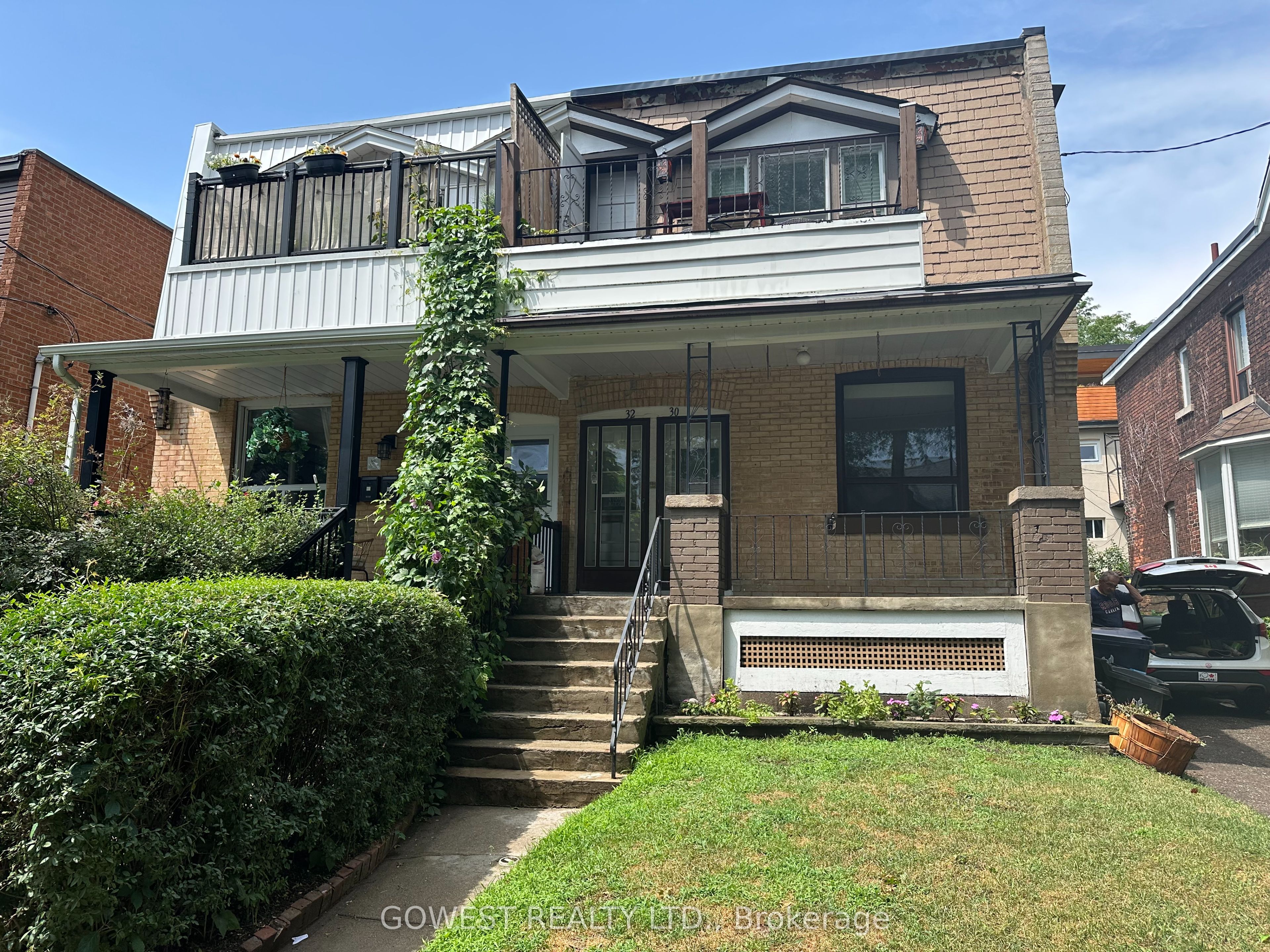 30 Grenadier Road