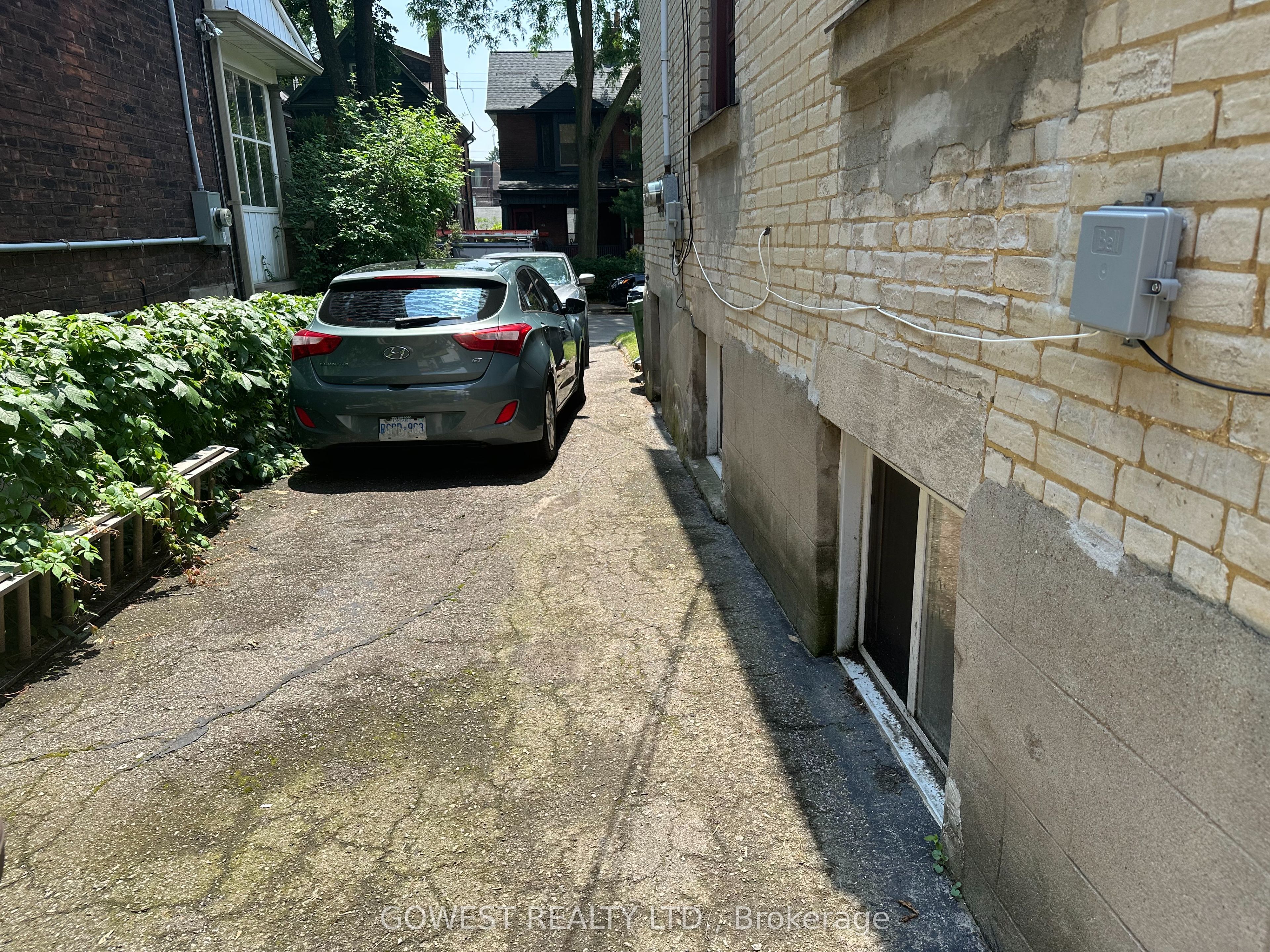30 Grenadier Road