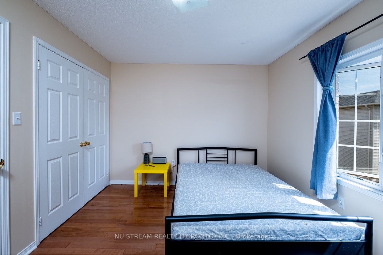 1128 Dundas Street W 18