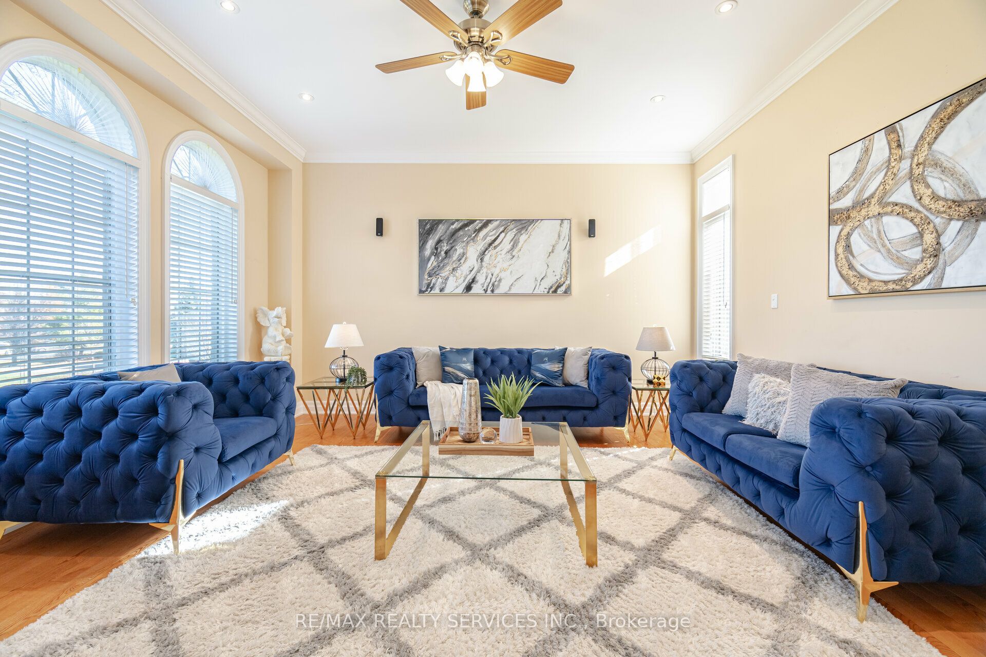 5 Farina Drive