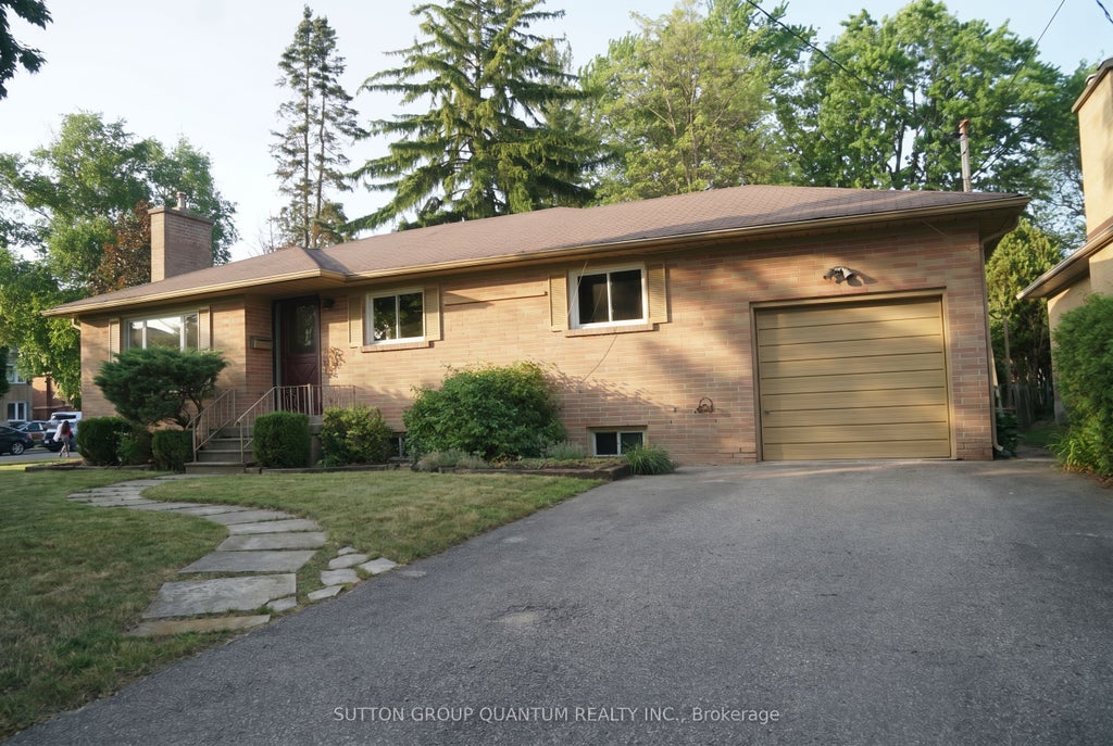 Photo of 2395 Edenhurst Drive, Mississauga, ON L5A 2L1 (MLS # W13237864)