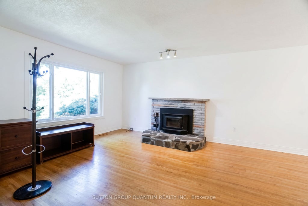 Photo of 2395 Edenhurst Drive, Mississauga, ON L5A 2L1 (MLS # W13237864)