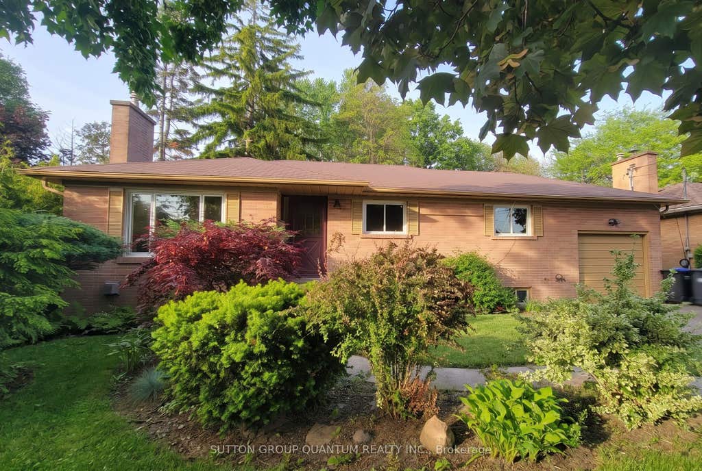 Photo of 2395 Edenhurst Drive, Mississauga, ON L5A 2L1 (MLS # W13237864)