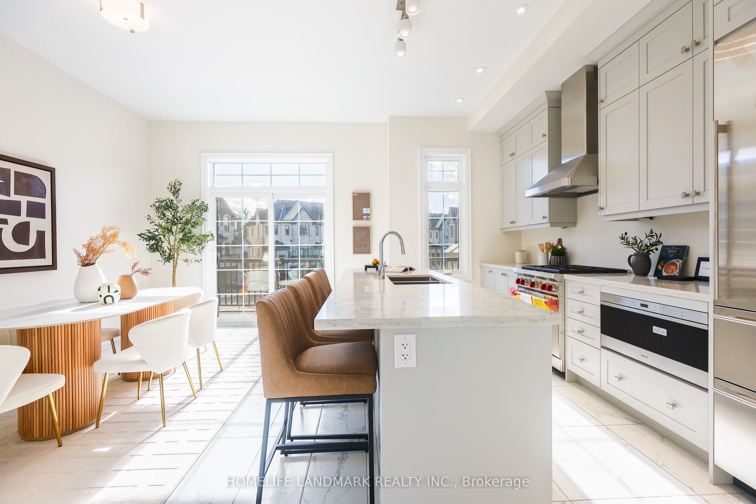 4267 Major Mackenzie Drive E