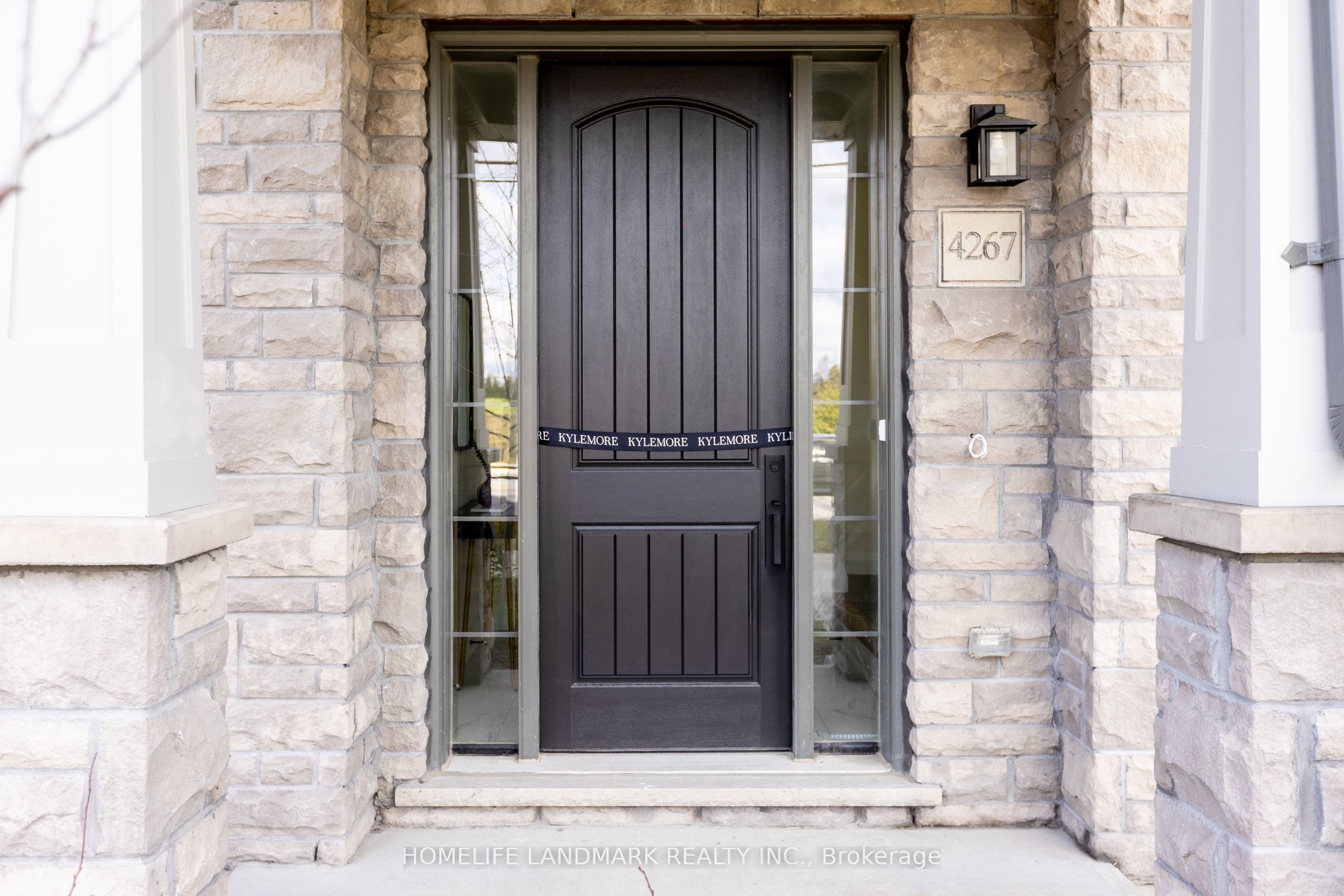 4267 Major Mackenzie Drive E