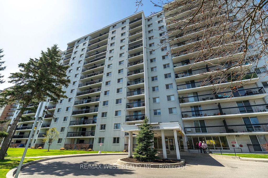 Photo of 1100 Caven Street #310, Mississauga, ON L5G 4N3 (MLS # W13077382)