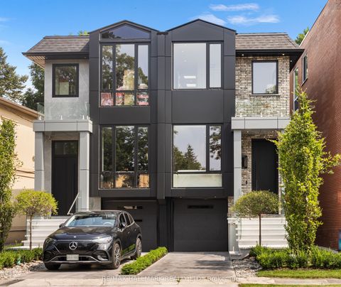 16A Kenrae Road Toronto ON M4G 1Y1