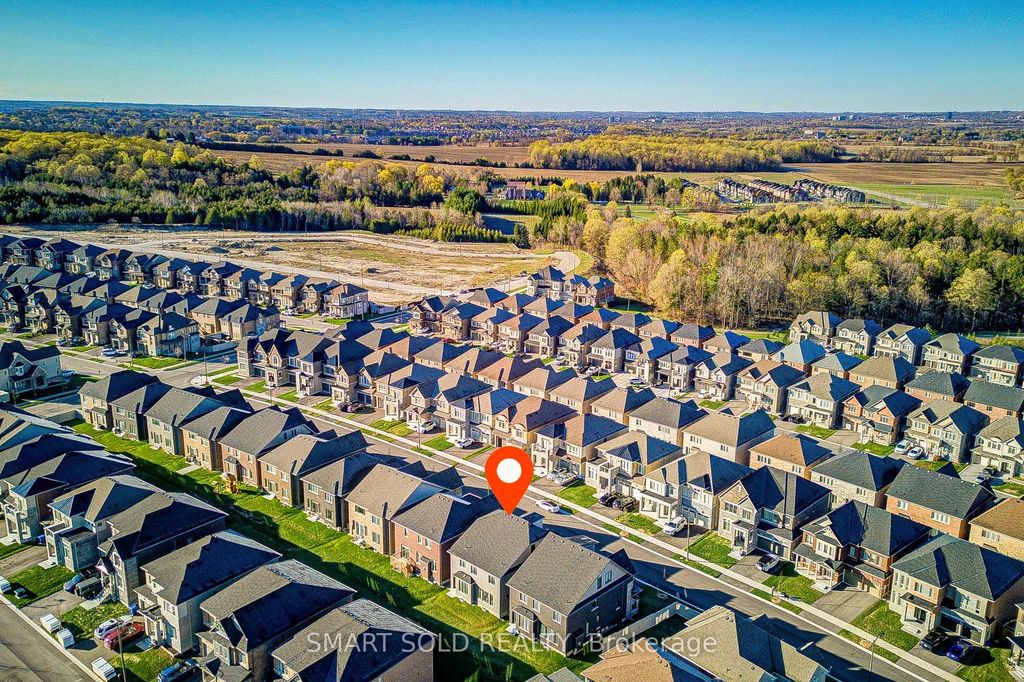Photo of 91 Angus Morton Crescent, East Gwillimbury, ON L9N 1S4 (MLS # N13076356)