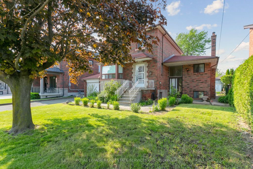 Photo of 28 Cornelius Parkway, Toronto, ON M6L 2K3 (MLS # W12368358)