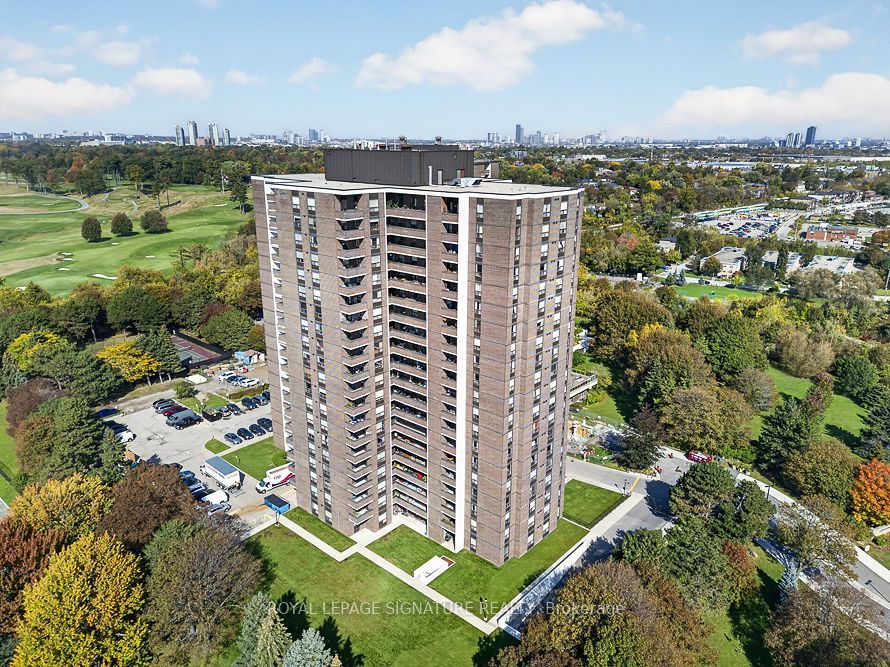 Photo of 1515 Lakeshore Road #1708, Mississauga, ON L5E 3E3 (MLS # W14081406)