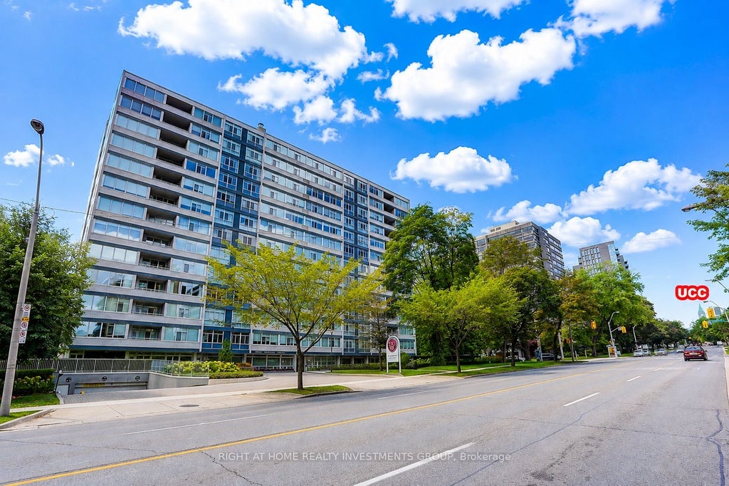 Photo of 500 Avenue Road #102, Toronto, ON M4V 2J6 (MLS # C13721296)