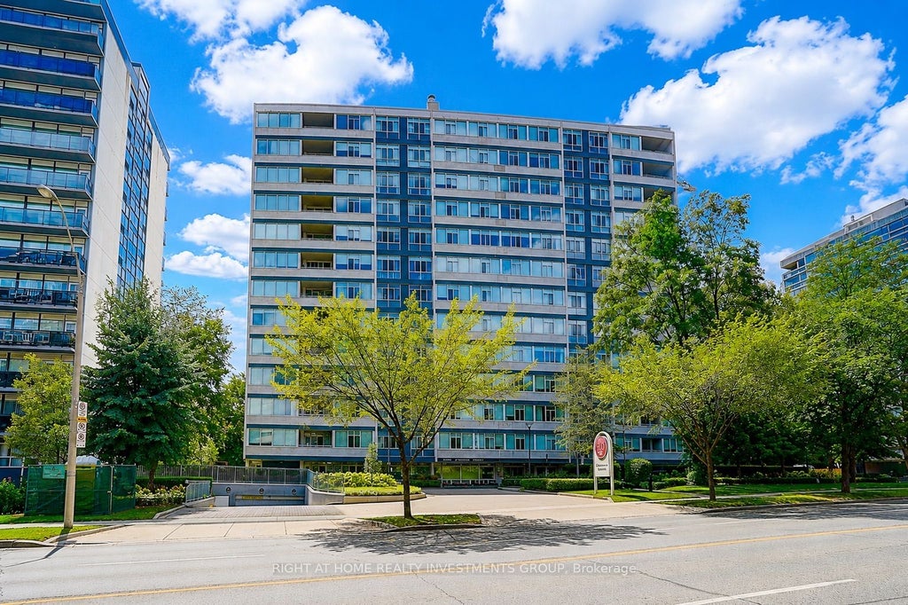 Photo of 500 Avenue Road #102, Toronto, ON M4V 2J6 (MLS # C13721296)