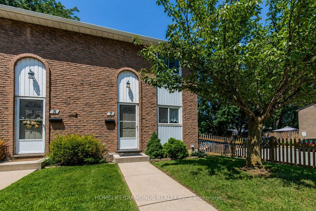 Photo of 25 Linfield Drive #7, St. Catharines, ON L2N 5T7 (MLS # X13045958)