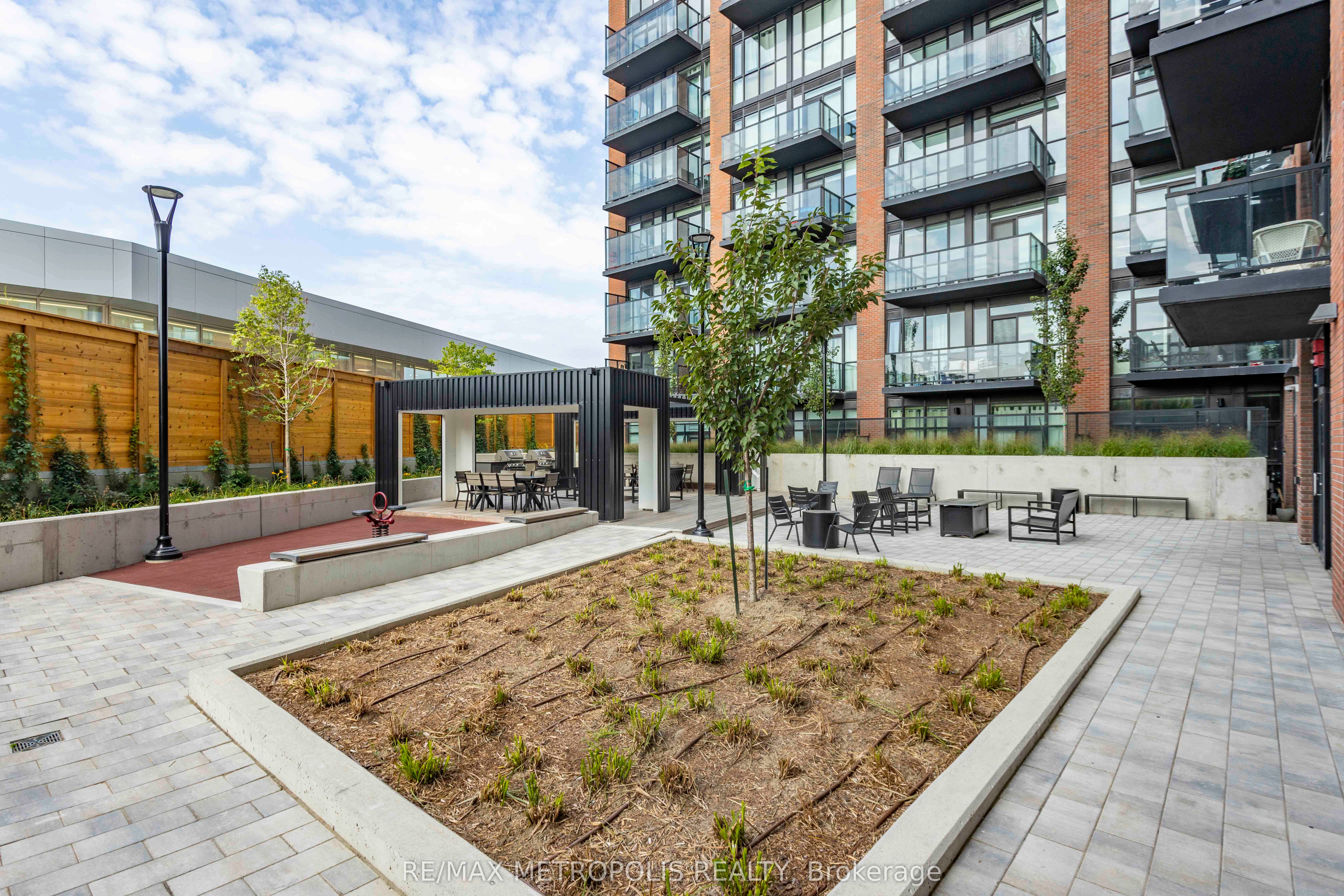 2300 St Clair Avenue W 619