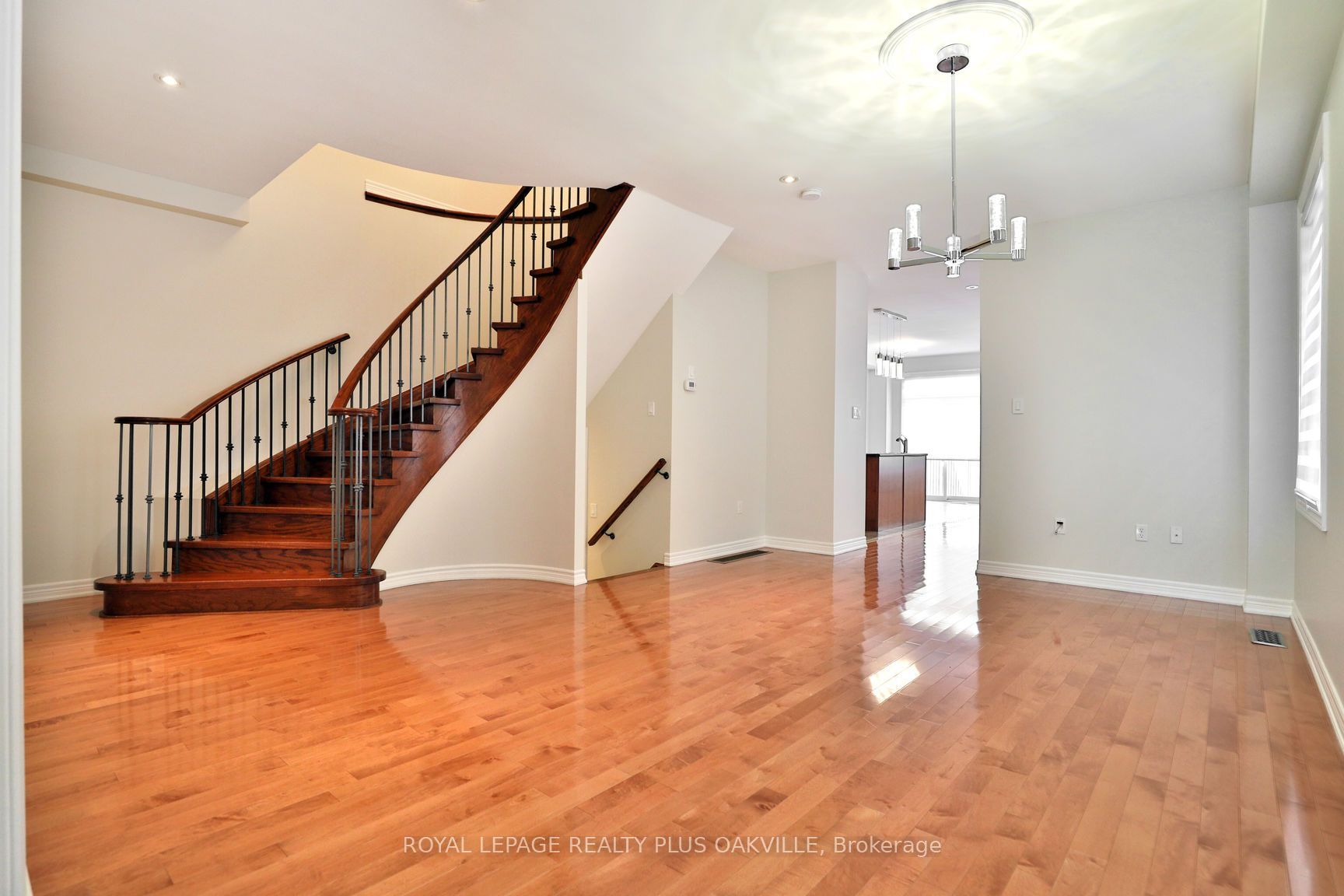 1267 Jezero Crescent