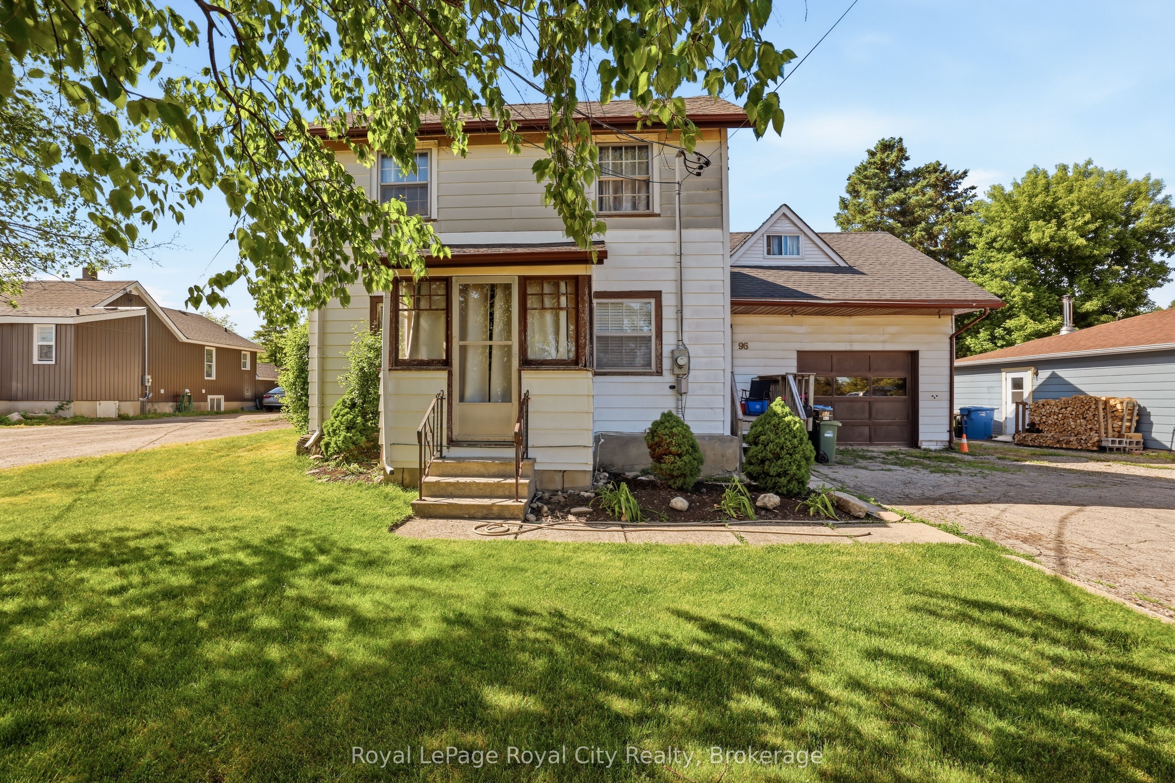Photo 1 of 36 — 96 Beaumont Crescent, Guelph, ON N1E 6B1