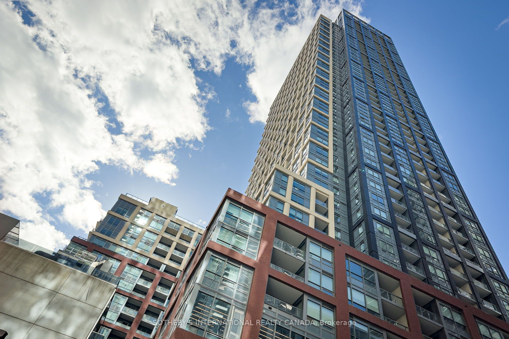 108 Peter Street 611