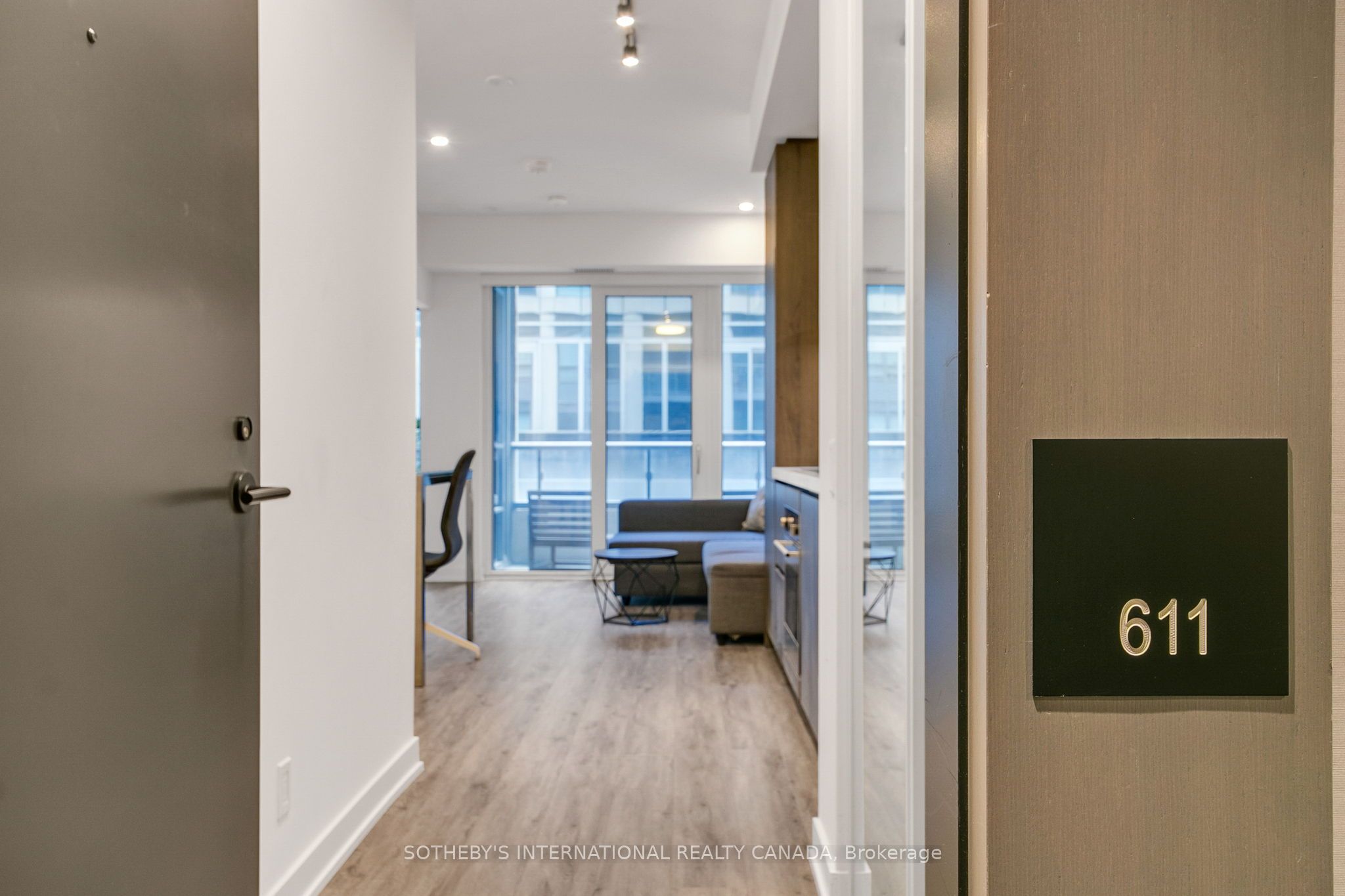 108 Peter Street 611
