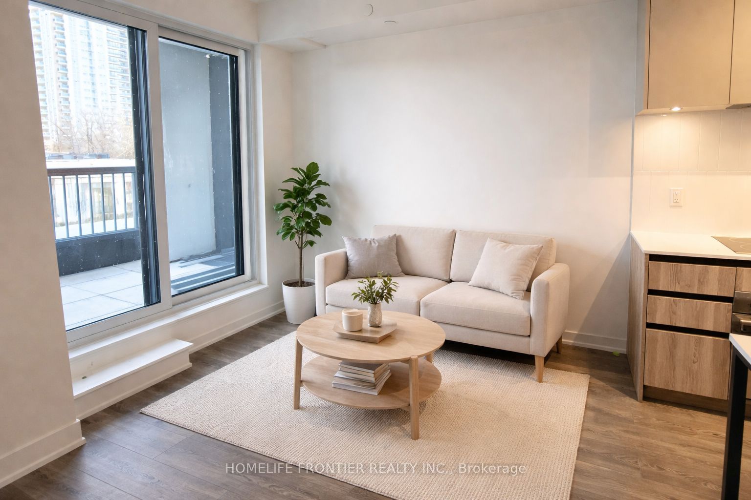 7950 Bathurst Street 318